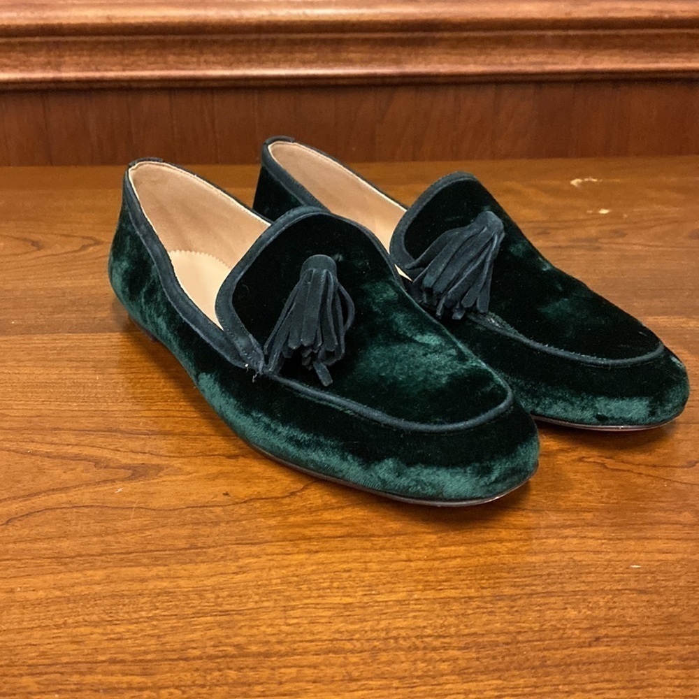 J Crew Marie tassel loafers in velvet
Item BM697